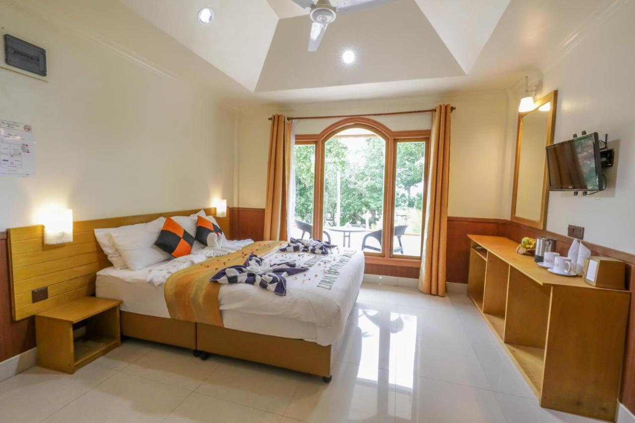 Coral Beach Maldives Hangnaameedhoo Exterior photo
